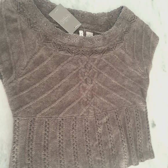 Moth Sweaters - Anthropologie Moth crop sweater Size L New with Tags